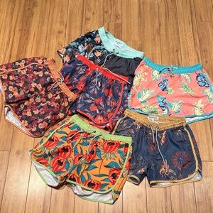 6 Maamgic Floral and Tropical Print Mens swim shorts Size M